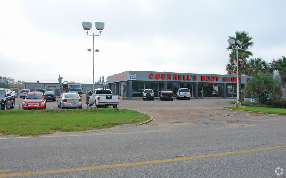 Primary Photo Of 108 E I65 Service Rd N, Mobile Auto Repair For Sale