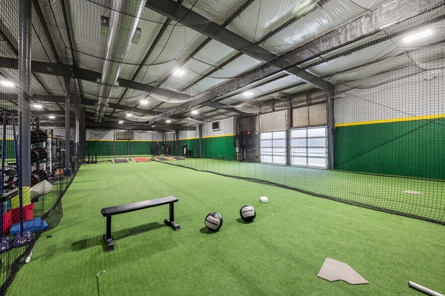 More Photos Of 9043 Marshall Rd, Cranberry Township Manufacturing For Sale