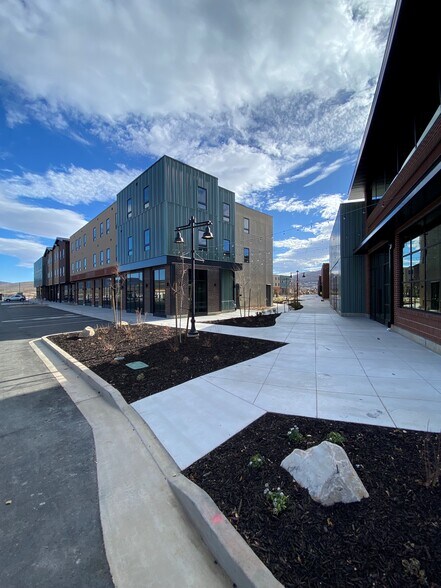 More Photos Of Kearns Blvd, Park City Storefront Retail Office For Lease