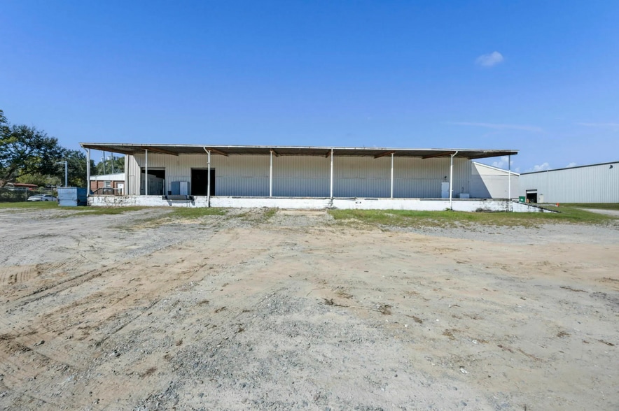 More Photos Of 1305 Dunbar Rd, Cayce Service For Lease