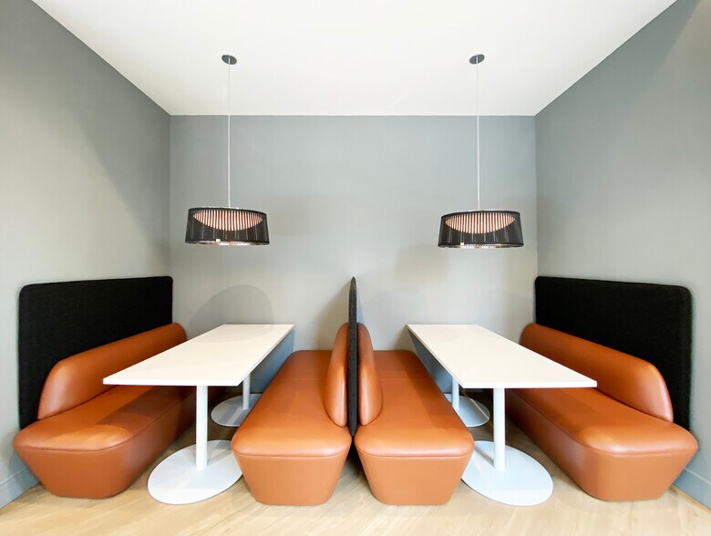 More Photos Of 2318 Mill Rd, Alexandria Office For Lease