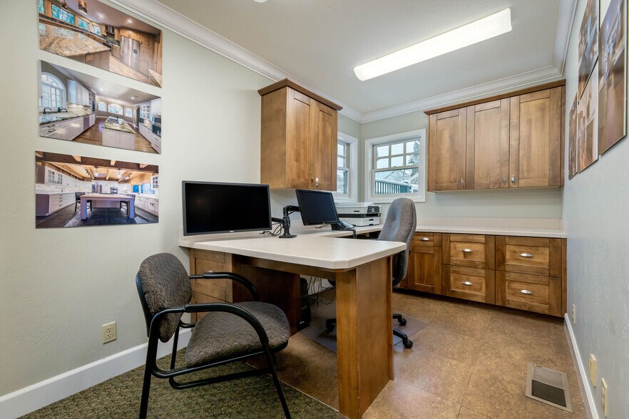 More Photos Of 1072 E Main St, Grass Valley Office For Sale
