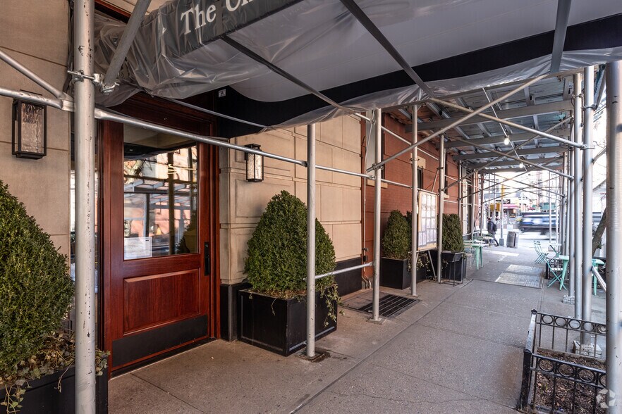 More Photos Of 186 W 80th, New York Apartments For Lease