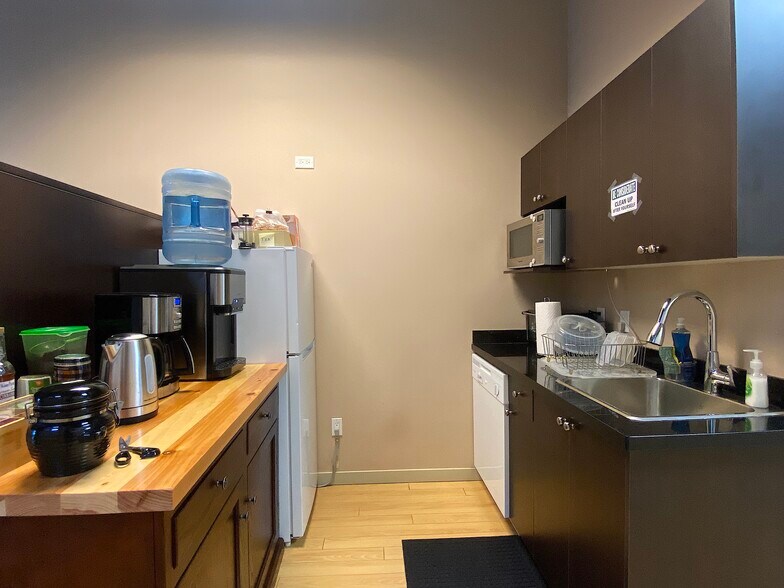 More Photos Of 21900 Westminster Hwy, Richmond Office For Sale