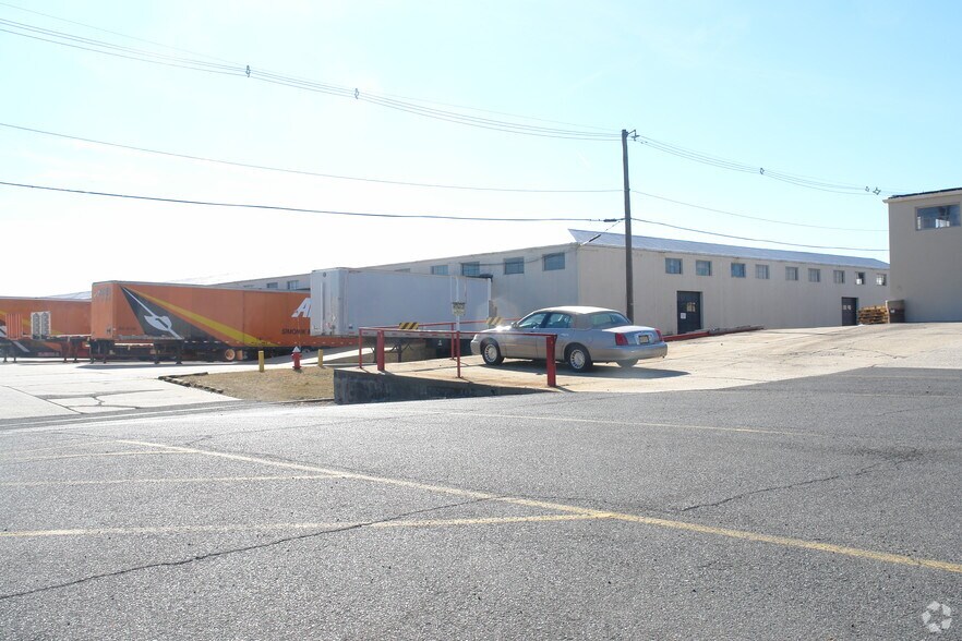 Primary Photo Of 14 Easy St, Bridgewater Warehouse For Lease