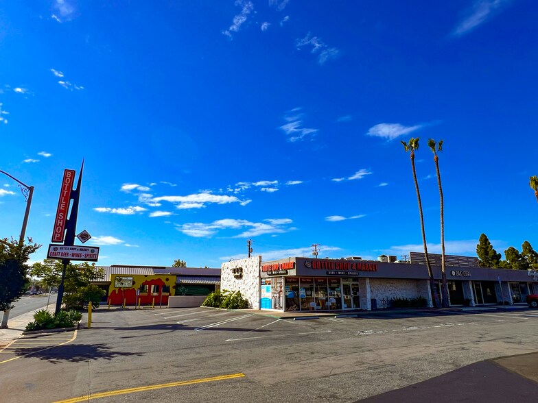 More Photos Of 333 E 17th St, Costa Mesa Freestanding For Sale