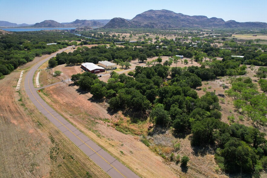 More Photos Of 42851 E County Road 1470, Lone Wolf Land For Sale