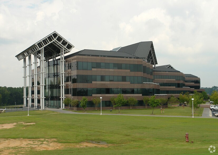 More Photos Of 500 Clinton Center Dr, Clinton Office For Lease