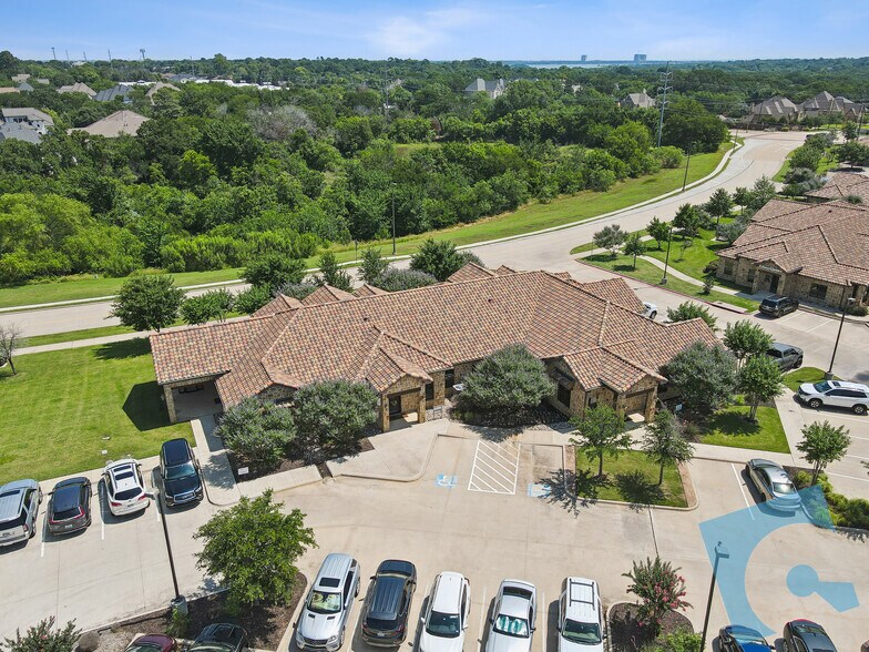 More Photos Of 2011 E Kirkwood Blvd, Southlake Office For Lease