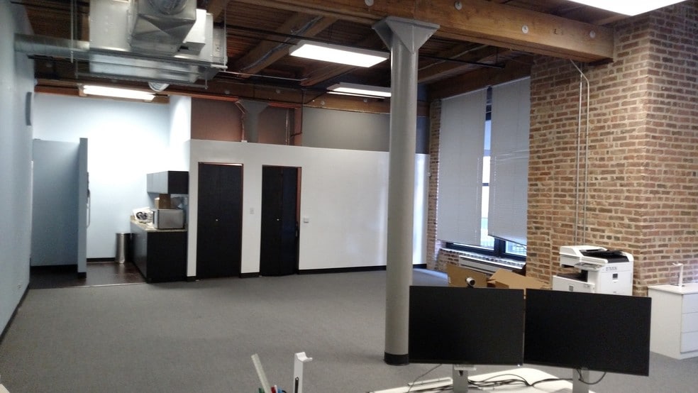 More Photos Of 216 S Jefferson St, Chicago Loft Creative Space For Sale
