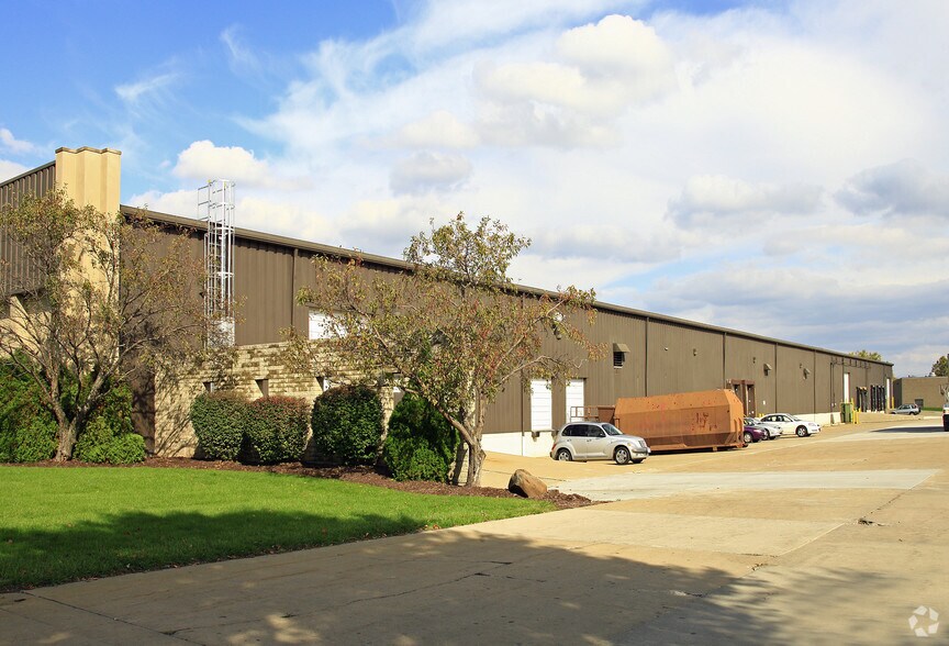 More Photos Of 4601 Hinckley Ind Pky, Cleveland Warehouse For Lease