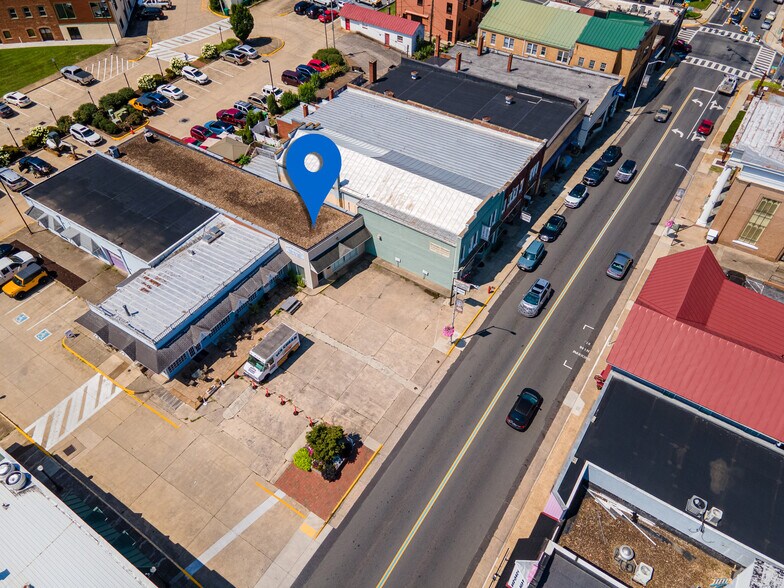 More Photos Of 30 E Main St, Luray Office For Sale