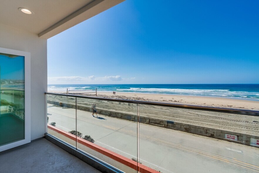 More Photos Of 3449 Ocean Front Walk, San Diego Apartments For Sale