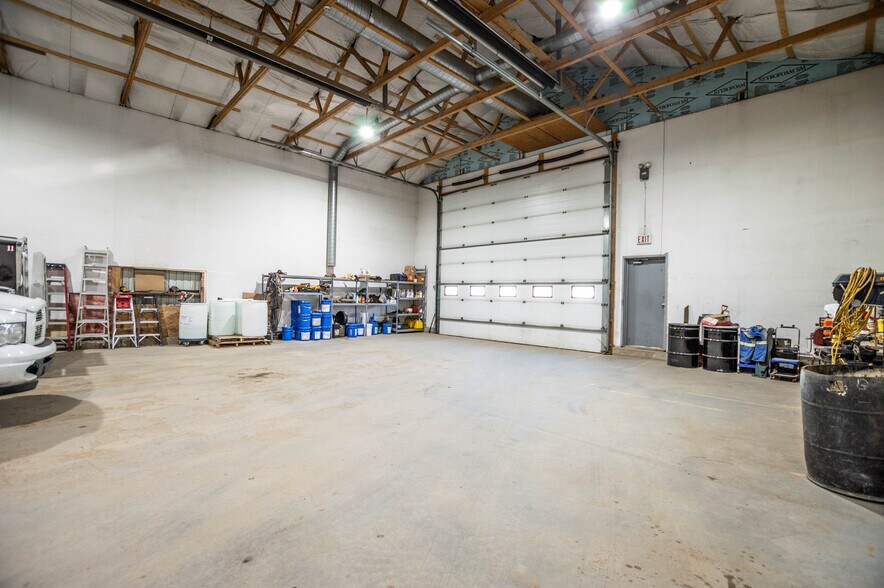 More Photos Of 4204 50 Ave, Stettler Industrial For Sale