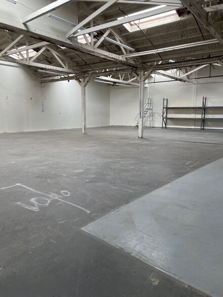 More Photos Of 3227 N San Fernando Rd, Los Angeles Industrial For Lease