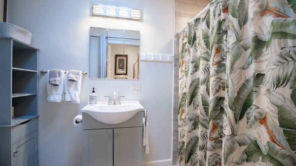 More Photos Of 1403 Rowena Way, Sacramento Specialty For Sale