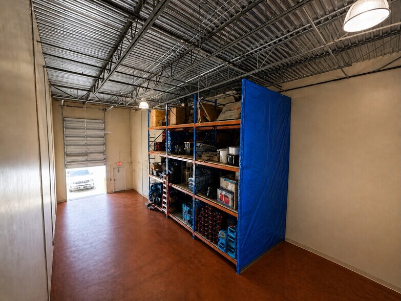 More Photos Of 10501 S Orange Ave, Orlando Light Manufacturing For Sale