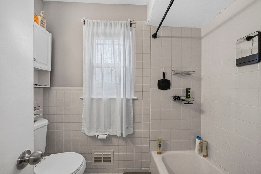 More Photos Of 308 Columbus Pl, New Brunswick Apartments For Sale
