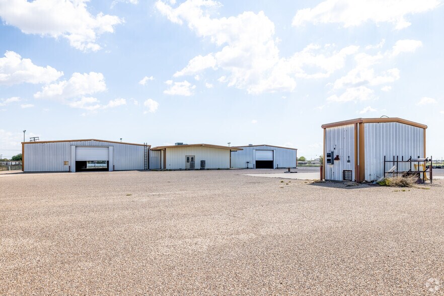 More Photos Of 605 E Yukon Rd, Odessa Warehouse For Lease
