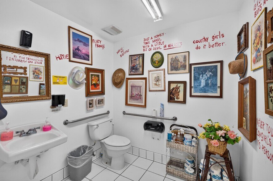 More Photos Of 25501 Narbonne Ave, Lomita General Retail For Sale