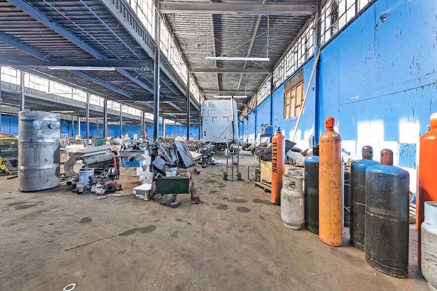More Photos Of 12280 Burt Rd, Detroit Warehouse For Sale