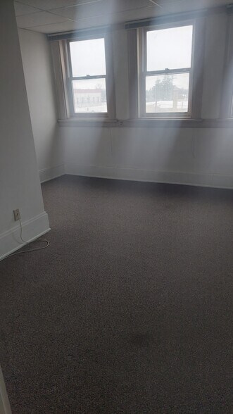 More Photos Of 2-4 E Main St, Watertown Storefront Retail Office For Lease