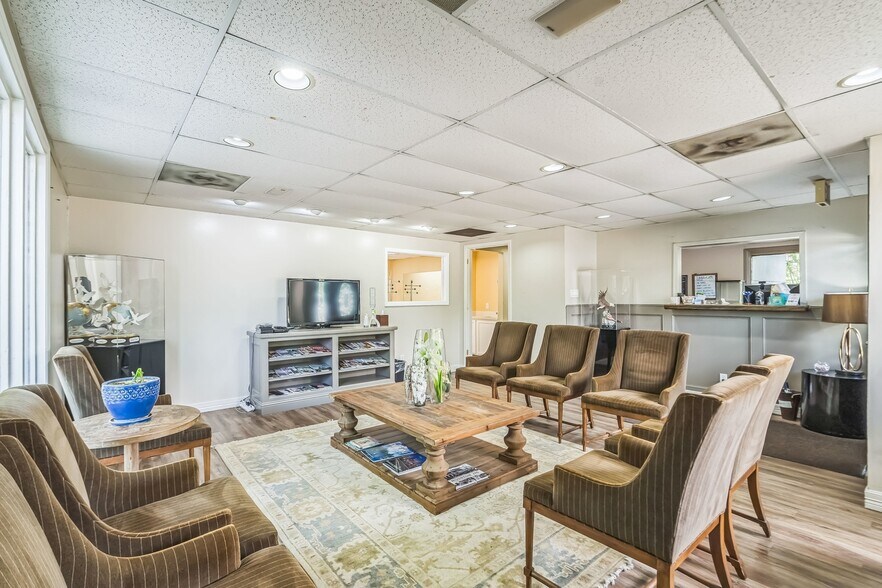 More Photos Of 12421 Memorial Dr, Houston Medical For Sale