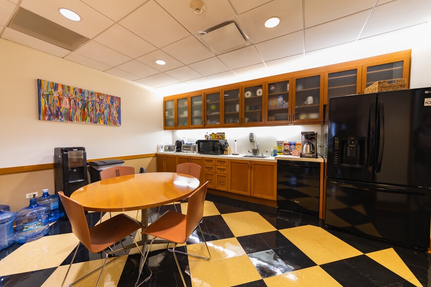 More Photos Of 50 E Washington St, Chicago Office For Sale