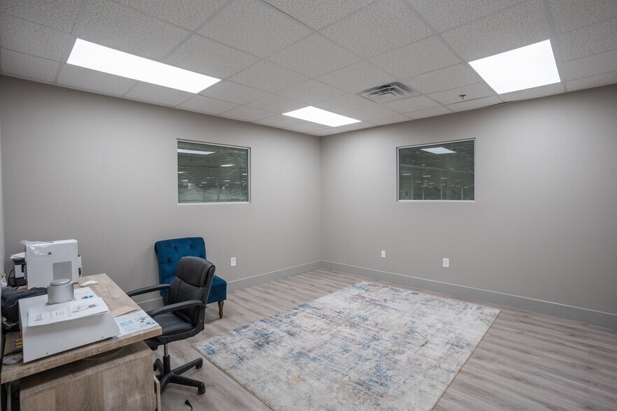 More Photos Of 110 W McCarter Rd, LaFayette Warehouse For Lease