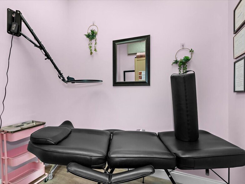 More Photos Of 723 Frederick Rd, Catonsville Storefront For Lease