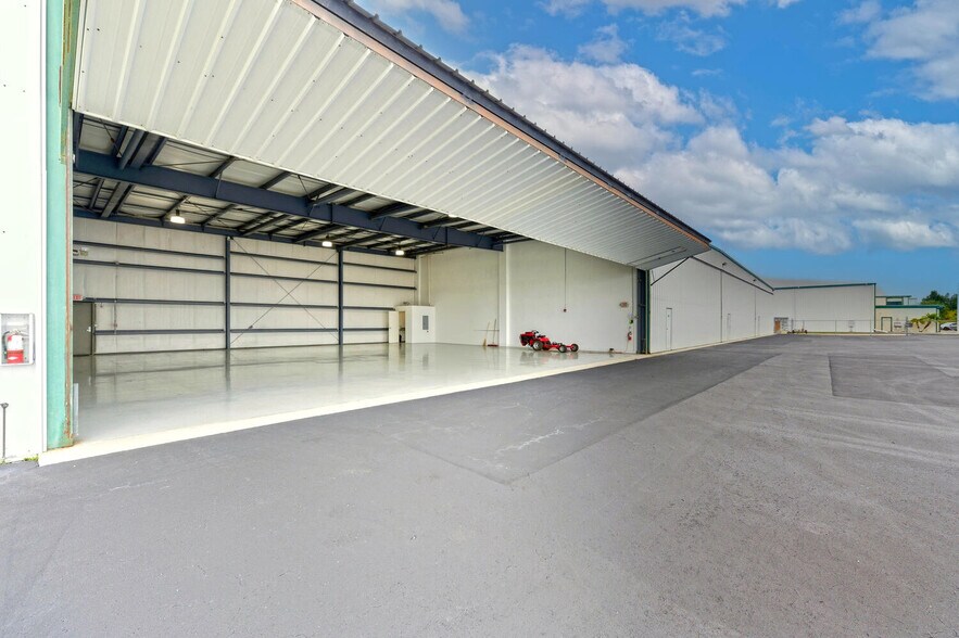 More Photos Of 318 Citation Pt, Naples Airplane Hangar For Sale