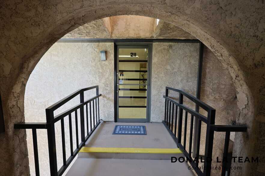 More Photos Of 425 W Bonita Ave, San Dimas Office For Sale