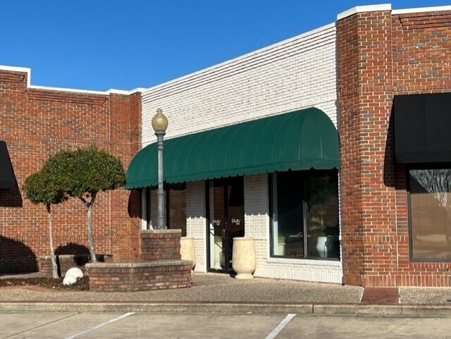 More Photos Of 1821 Avenue of America, Monroe Storefront Retail Office For Lease