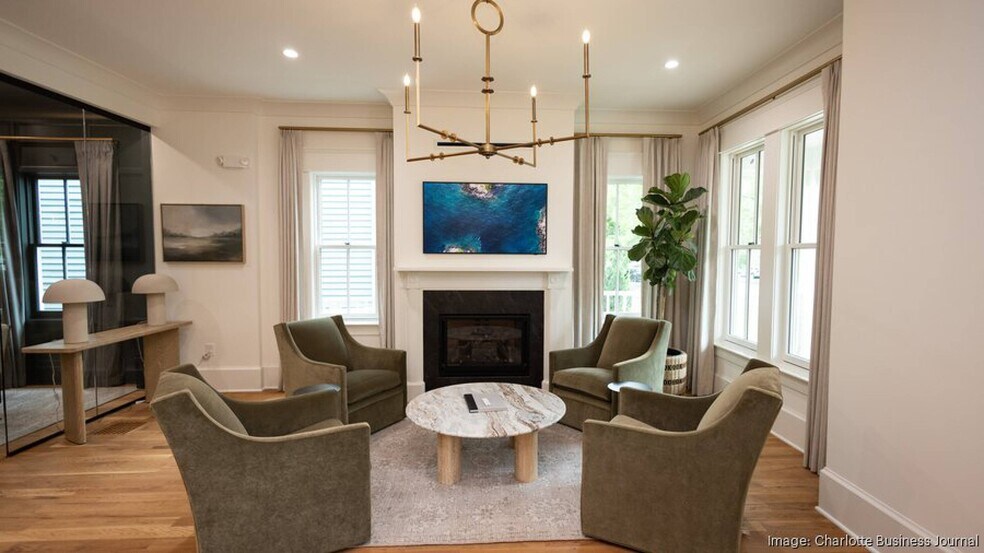 More Photos Of 427 East Blvd, Charlotte Coworking Space