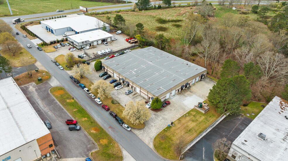 More Photos Of 1150 Alpha Dr, Alpharetta Distribution For Lease