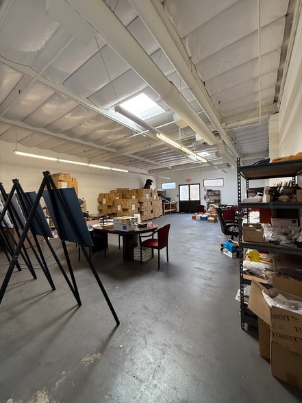 More Photos Of 14011 Gracebee Ave, Norwalk Manufacturing For Lease