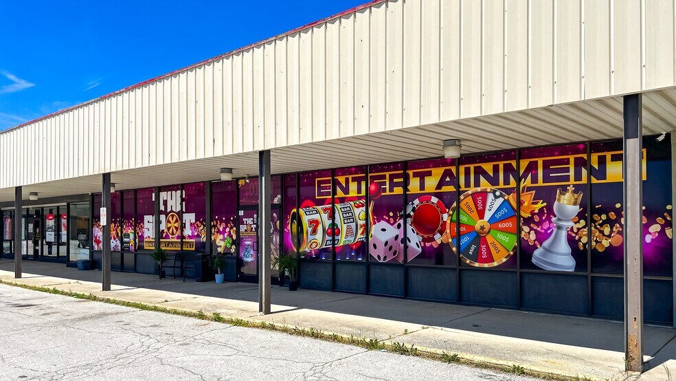 More Photos Of 520-560 Plaza Dr, Fostoria Unknown For Lease