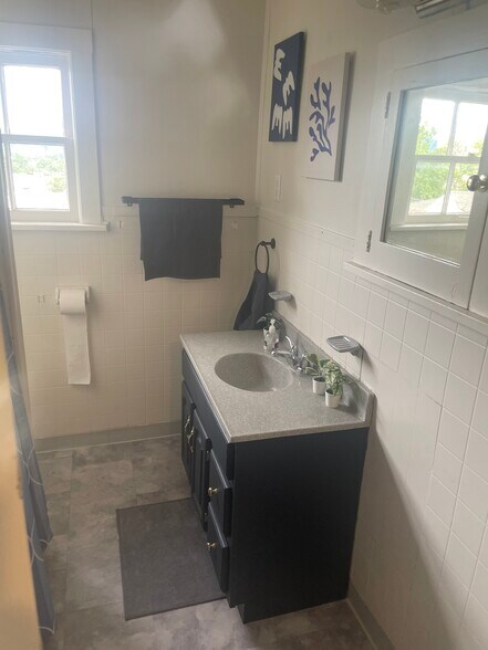 More Photos Of 5905 Slater St, Merriam Office For Lease