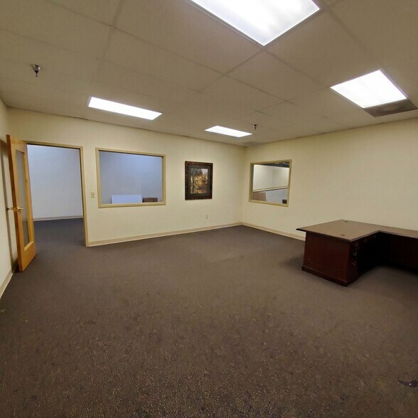 More Photos Of 1028 Gallatin Pike S, Madison Freestanding For Lease