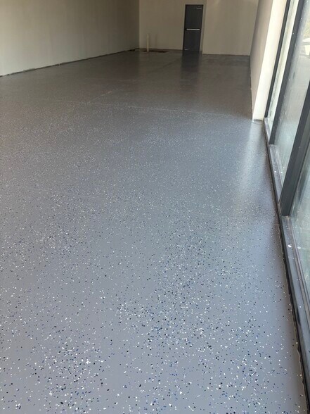 More Photos Of 901 E Harwood Rd, Euless Storefront Retail Office For Lease