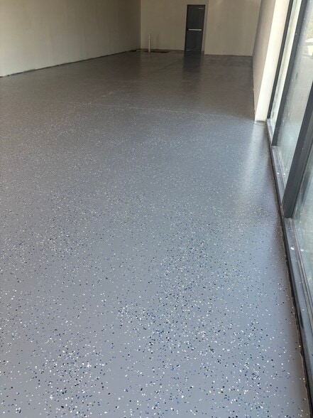 More Photos Of 901 E Harwood Rd, Euless Storefront Retail Office For Lease