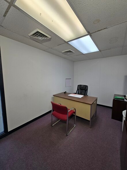 More Photos Of 8310 Airport Hwy, Holland Warehouse For Sale