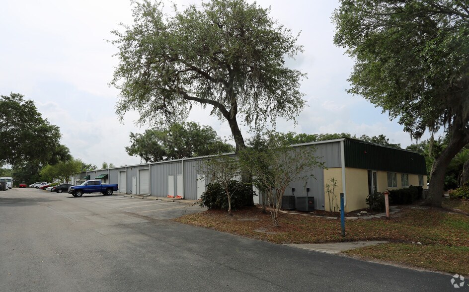 More Photos Of 2428-2474 Manatee Ave E, Bradenton Warehouse For Lease