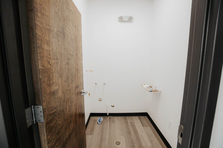 More Photos Of 160 Alto Mesa dr, El Paso Healthcare For Lease