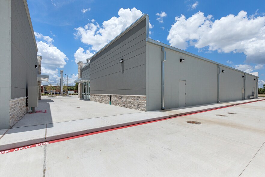 More Photos Of 7914 Fry Rd, Cypress Storefront For Lease