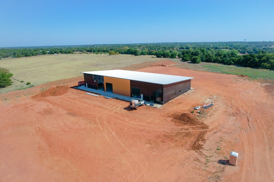 More Photos Of 1577 Freedom Market Pl, Edmond Warehouse For Lease