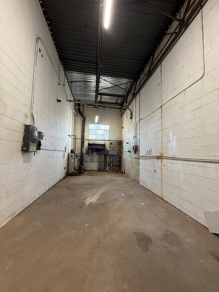 More Photos Of 35 Carlough Rd, Bohemia Warehouse For Lease