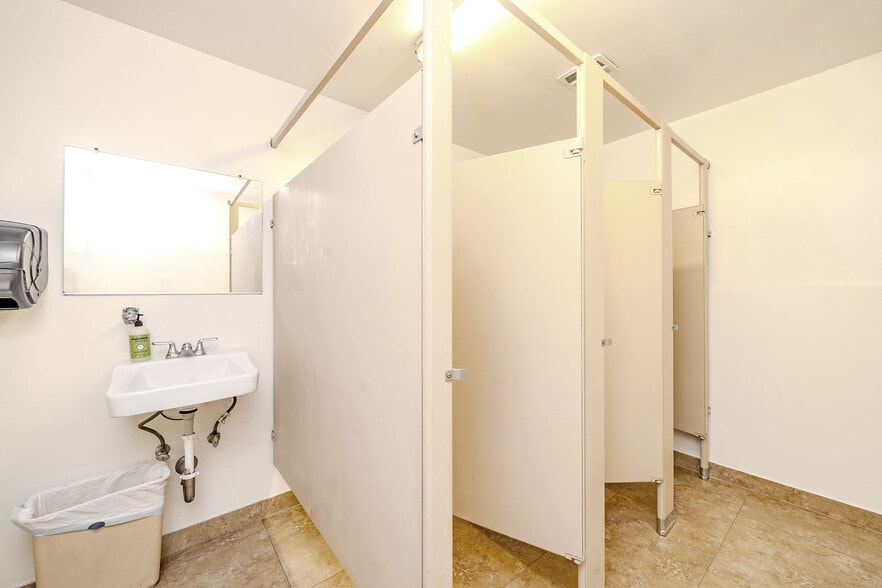 More Photos Of 15000 S Western Ave, Gardena Storefront Retail Office For Sale