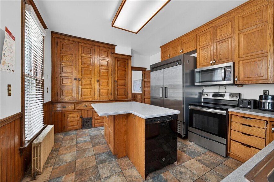 More Photos Of 415 W Forest Ave, Ypsilanti Sorority Fraternity House For Sale