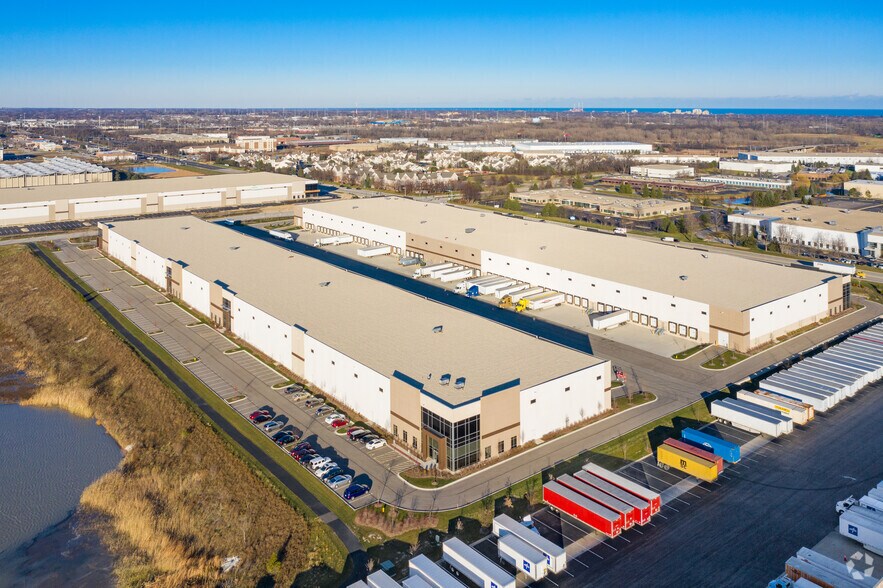 More Photos Of 3971 S Lakeside Dr, Waukegan Warehouse For Lease